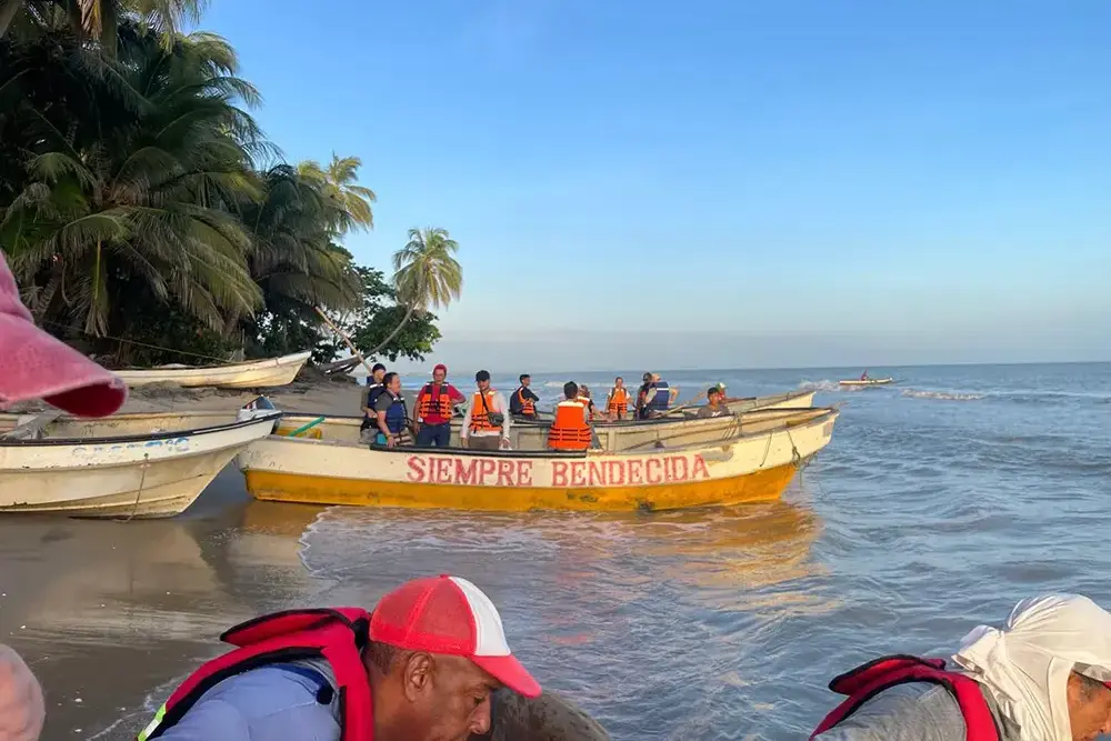 Barca Pesca artesanal en Dibulla